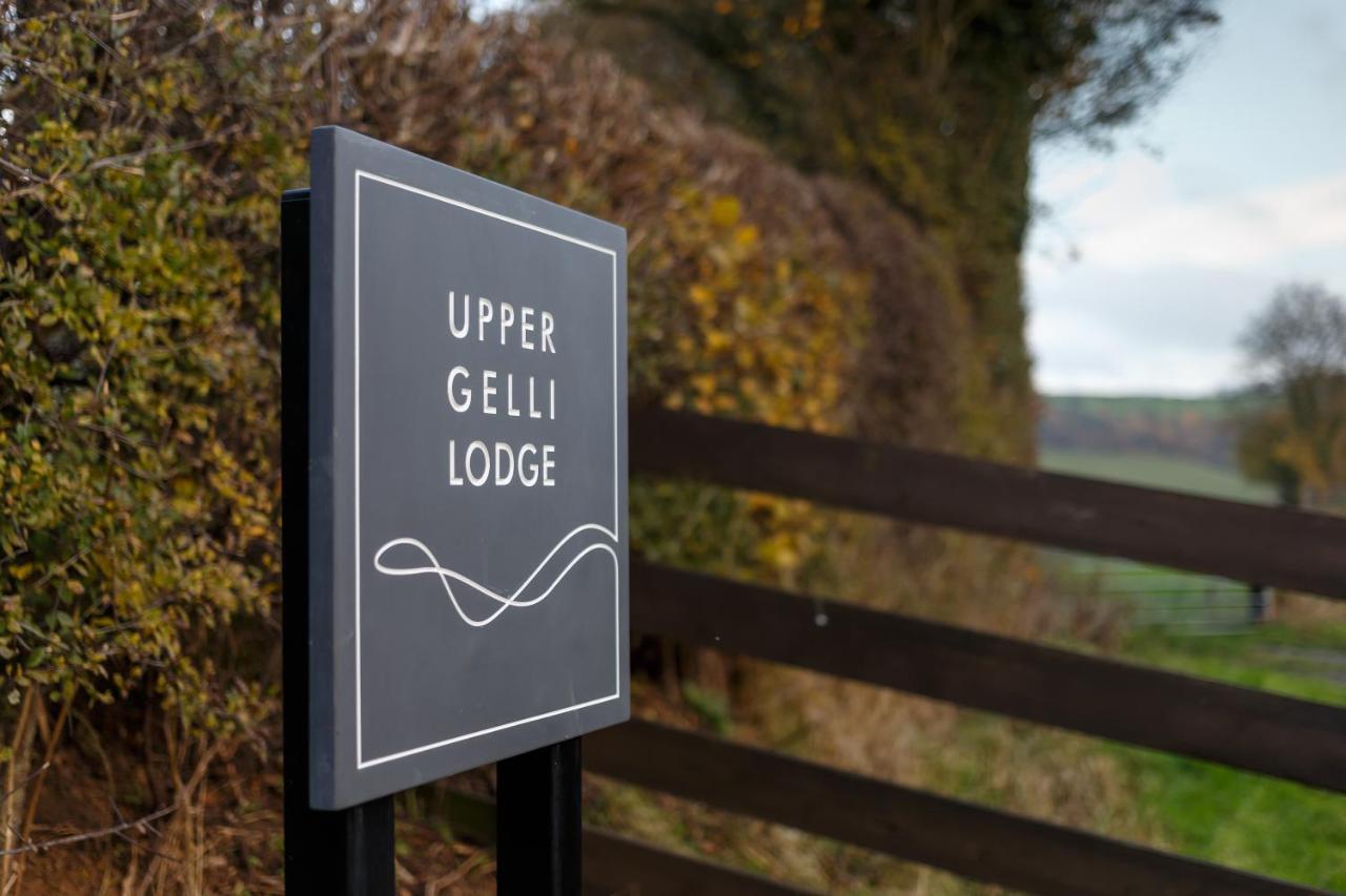 Upper Gelli Luxury Holiday Lodge, Converted Dairy & Cosy Shepherds Huts Welshpool Extérieur photo