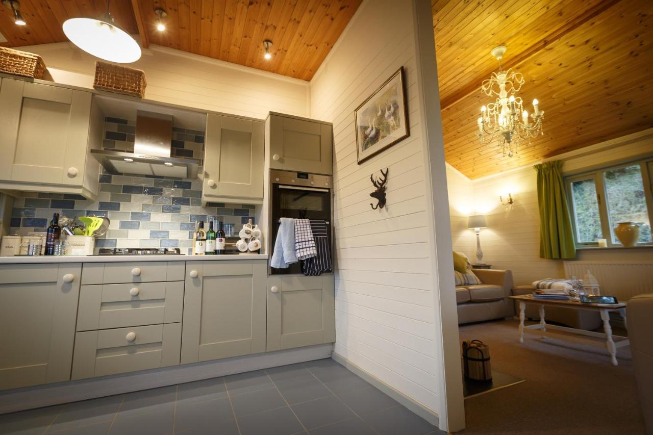 Upper Gelli Luxury Holiday Lodge, Converted Dairy & Cosy Shepherds Huts Welshpool Extérieur photo